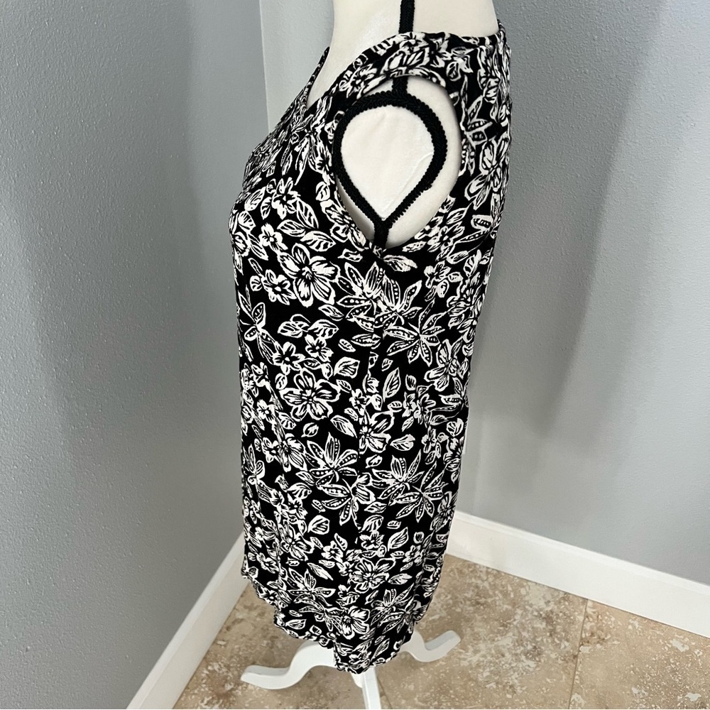 Notations Plus Size 1X Black & White Tropical Floral Sleeveless Tunic Top - Picture 4 of 8